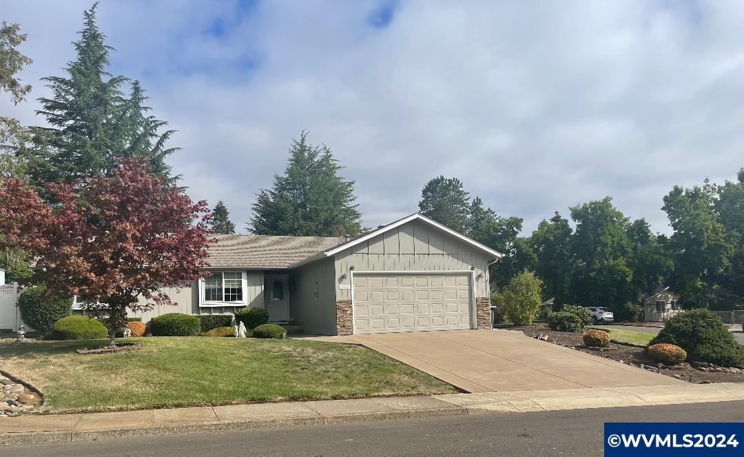 Crestwood Pl, Dallas, OR 97338