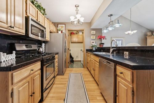 1083 Oak Bay Dr, Galloway, OH, 43119-8502 | Card Image