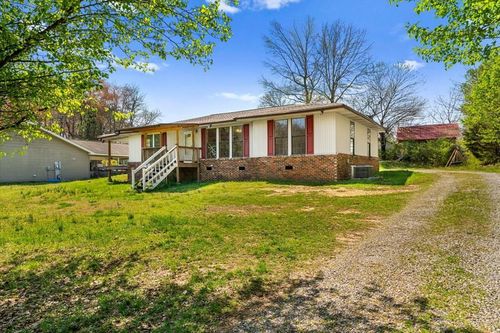 208 Pioneer Dr Nw, Dalton, GA, 30721-9576 | Card Image