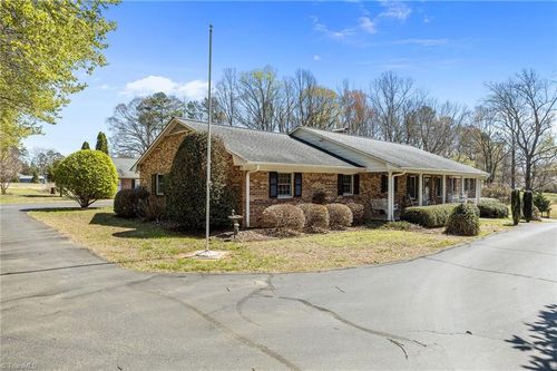 6262 N Nc Highway 109, High Point, NC, 27265-7230 | Card Image