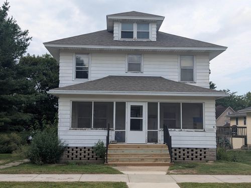 223 State St, Oregon, WI, 53575-1523 | Card Image