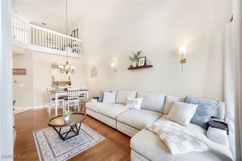 104-1320 Mariposa Cir, NAPLES, FL, 34105-7231 | Card Image