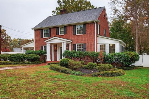 105 Grace St, Mount Airy, NC, 27030-2905 | Card Image