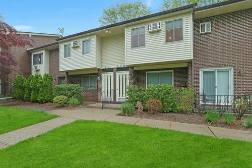 12 Blue Hill Cmns, Orangeburg, NY, 10962-2139 | Card Image