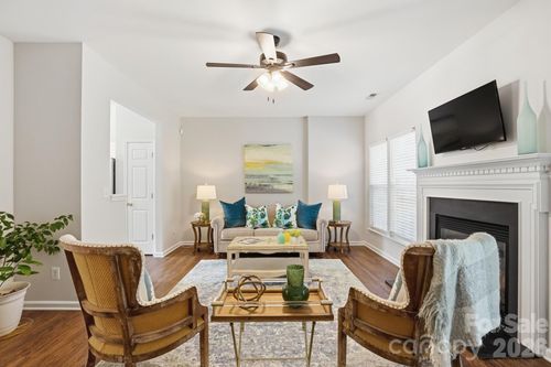 e-2005 Cramerton Village Dr, Cramerton, NC, 28032-1484 | Card Image