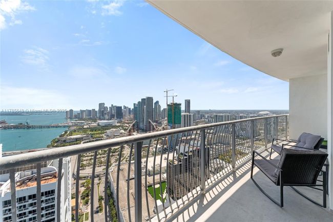 APT-5006 - 1750 N Bayshore Dr, Condo with 1 bedrooms, 1 bathrooms and null parking in Miami FL | Image 12