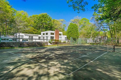 15 Elizabeth Ln, Quogue, NY, 11959-4233 | Card Image