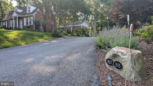 1903 Kirby Rd, MCLEAN, VA, 22101-5302 | Card Image