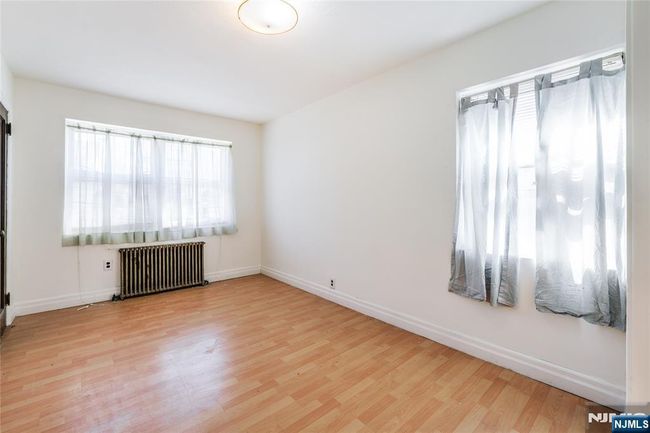 10 5 Th St, Home with 4 bedrooms, 2 bathrooms and null parking in Ridgefield Park NJ | Image 8