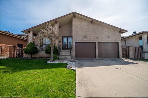 19 Pavarotti Crt, Hamilton, ON, L8G4P8 | Card Image