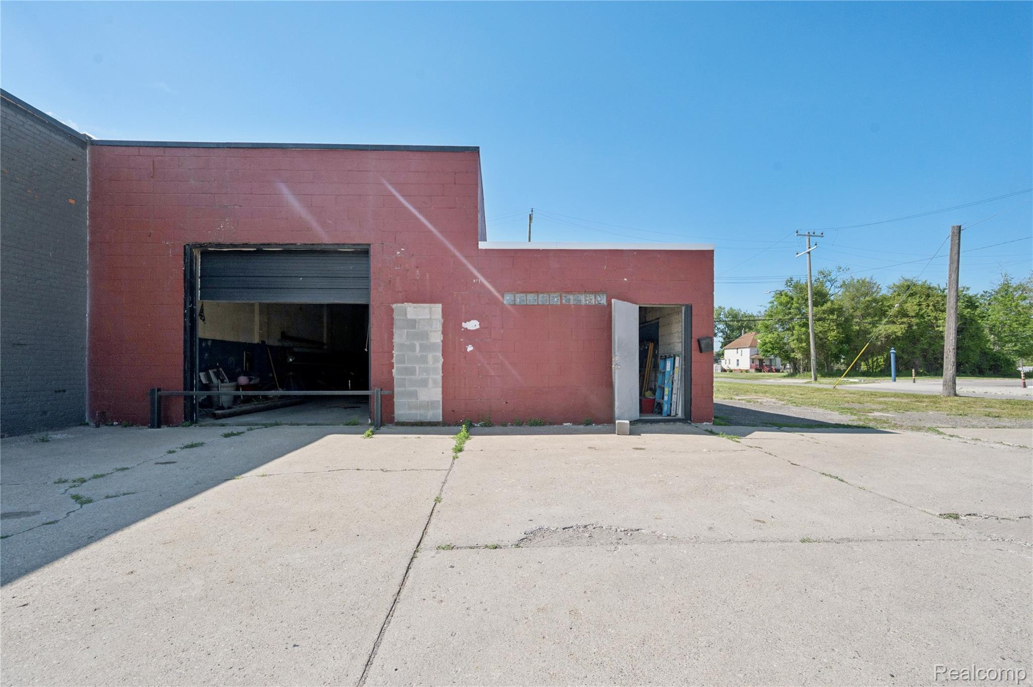 Commercial Sale in Detroit 3