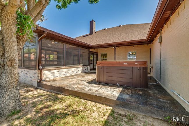 hot tub is negotiable | Image 50