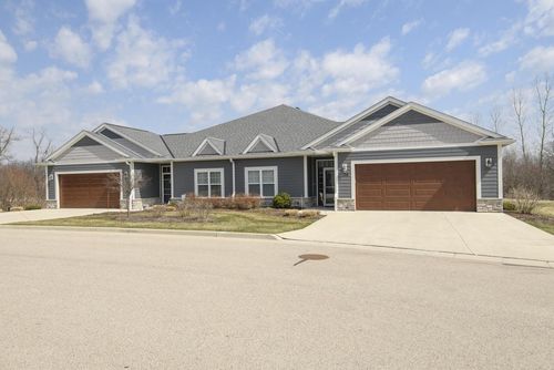 106 Phantom Lake Court, Mukwonago, WI, 53149 | Card Image