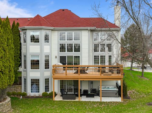 1568 Highland Dr, Lake Geneva, WI, 53147-4854 | Card Image