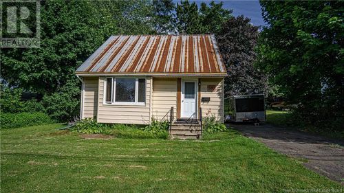 590 Reid St, Fredericton, NB, E3B3V5 | Card Image