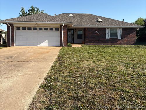 1520 Lakeview Dr, Cushing, OK, 74023-4722 | Card Image