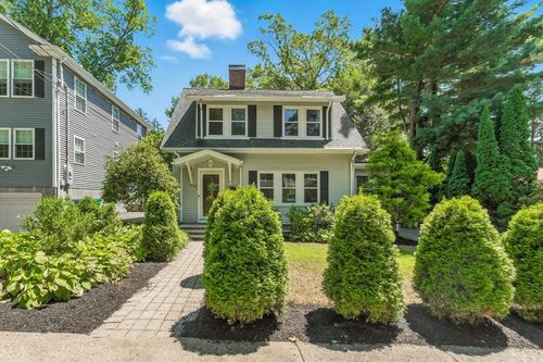 42 Goddard St, Newton, MA, 02461-1918 | Card Image