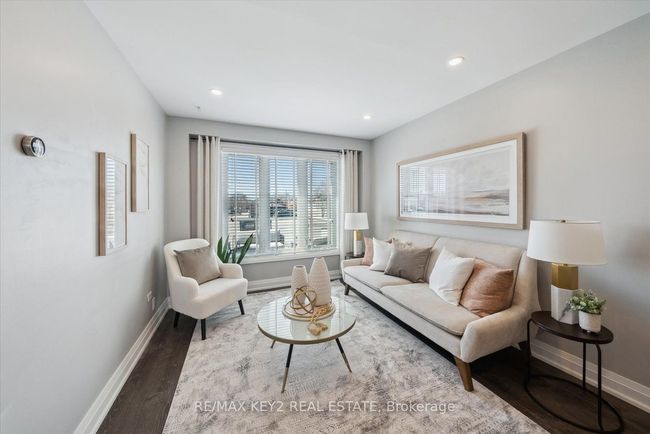 710A Krosno Blvd, House attached with 3 bedrooms, 2 bathrooms and 2 parking in Pickering ON | Image 4
