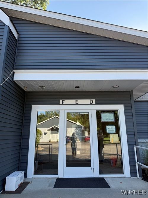 4390 Quinby Dr, Hamburg, NY, 14075-7900 | Card Image