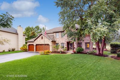 Luxurious home on a secluded cut-de-sac lot in Nap | Image 1