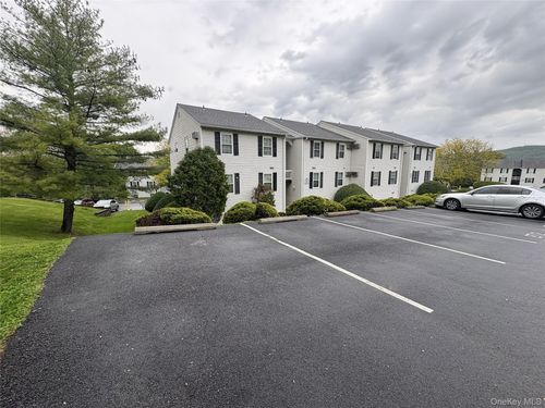 10-27 Lexington Hl, Harriman, NY, 10926-3437 | Card Image