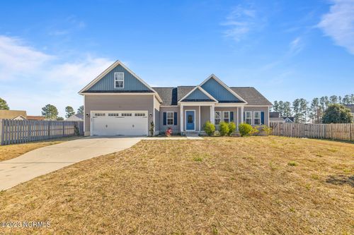 122 Pembury Way, Richlands, NC, 28574-8464 | Card Image