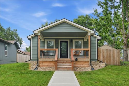 1118 Pacific Ave, Osawatomie, KS, 66064-1521 | Card Image