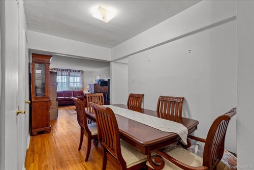 3c-60-11 Broadway, Woodside, NY, 11377-2110 | Card Image