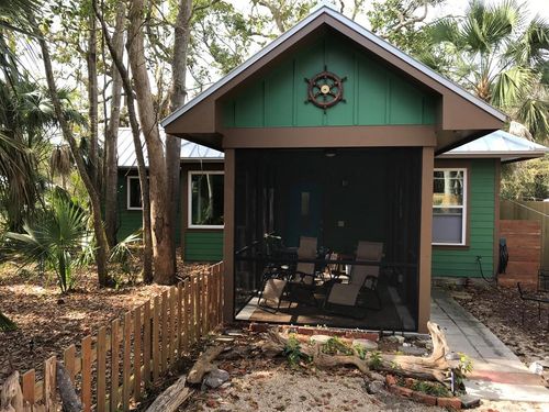 123 Avenue L, Apalachicola, FL, 32320-1391 | Card Image