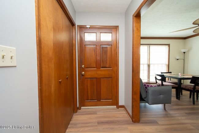 9010 Green Garden Ct, House other with 3 bedrooms, 2 bathrooms and null parking in Louisville KY | Image 10
