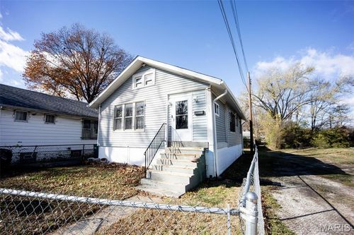 359 N 26th St, East Saint Louis, IL, 62205-1577 | Card Image