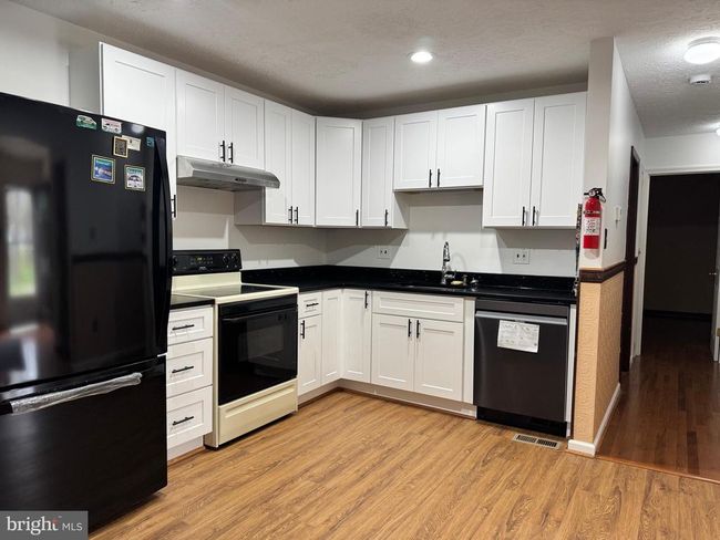 7869 Wenwell Ct, House other with 4 bedrooms, 2 bathrooms and null parking in PASADENA MD | Image 5