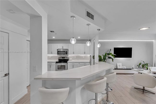 APT-209 - 11401 Nw 89 Th St, Home with 2 bedrooms, 3 bathrooms and null parking in Doral FL | Image 28