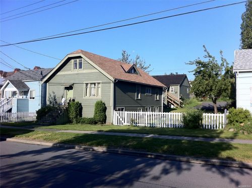 212 Haliburton St, Nanaimo, BC, V9R4W1 | Card Image