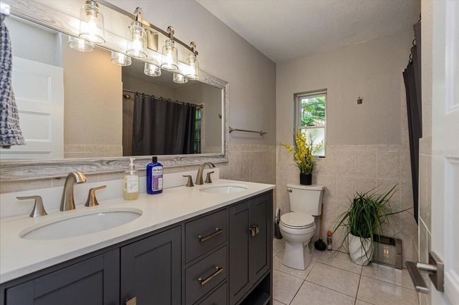 Bathroom 2 | Image 24