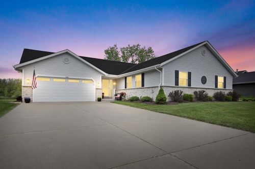 6905 Jamestown Court, Trenton, WI, 53090 | Card Image