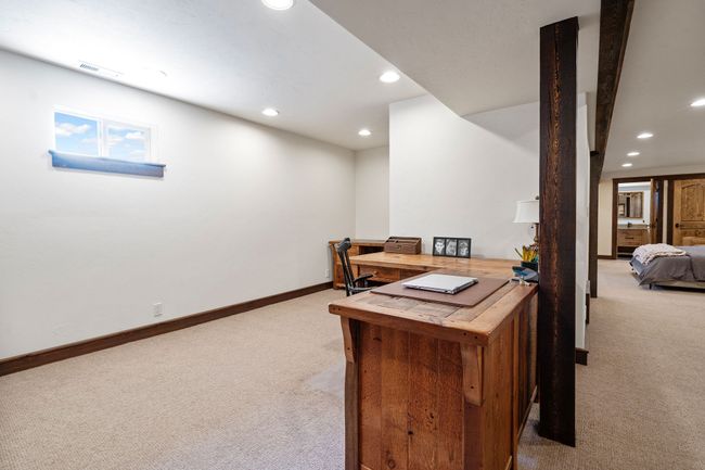 Office area | Image 53