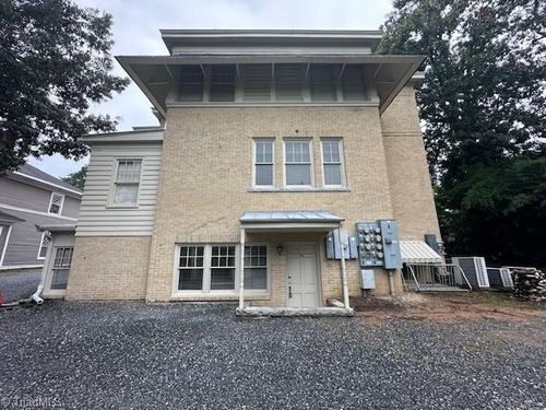 apt-g-817 N Elm St, Greensboro, NC, 27401-1549 | Card Image
