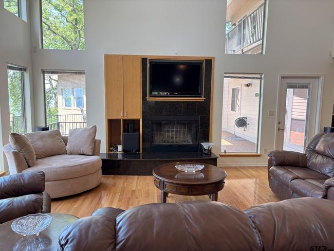 20998 Kiva Cir, House other with 3 bedrooms, 4 bathrooms and null parking in Flint TX | Image 7
