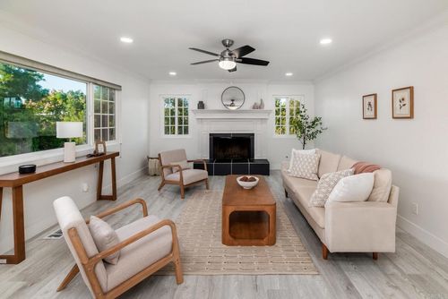 2175 Alta Vista Dr, Vista, CA, 92084-7020 | Card Image