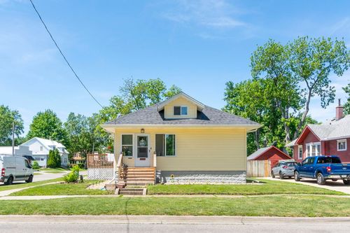 1324 W 6th St, Waterloo, IA, 50702-3030 | Card Image