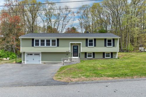 13 Doris Street, Derry, NH, 03038 | Card Image
