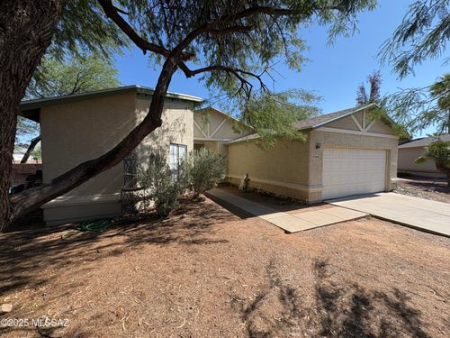 9290 N Kanawha St, Tucson, AZ, 85742-9682 | Card Image