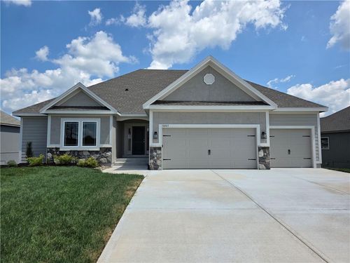 10201 N Winchester Ave, Kansas City, MO, 64156-7933 | Card Image