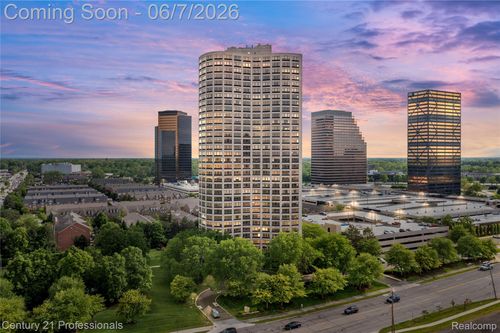 2305-5000 Town Ctr, Southfield, MI, 48075-1116 | Card Image