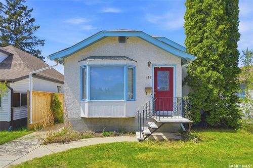 217 M Avenue N, Saskatoon, SK, S7L2S2 | Card Image