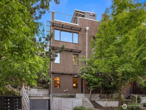 3659 Whitman Ave N, Seattle, WA, 98103-8719 | Card Image