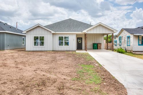 21 W 20th St, San Angelo, TX, 76903-3836 | Card Image