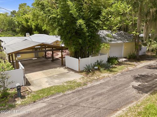 7932 Breezy Point Rd W, Melrose, FL, 32666-8832 | Card Image
