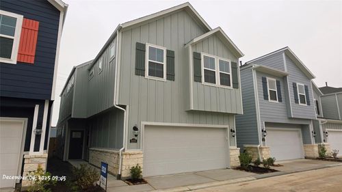 2173 Bay Breeze Dr, Kemah, TX, 77565-4104 | Card Image